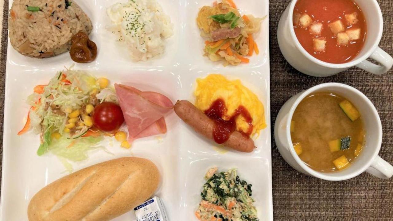 Toyoko Inn Okinawa Naha Kokusai-Dori Miebashi-Eki Exteriér fotografie