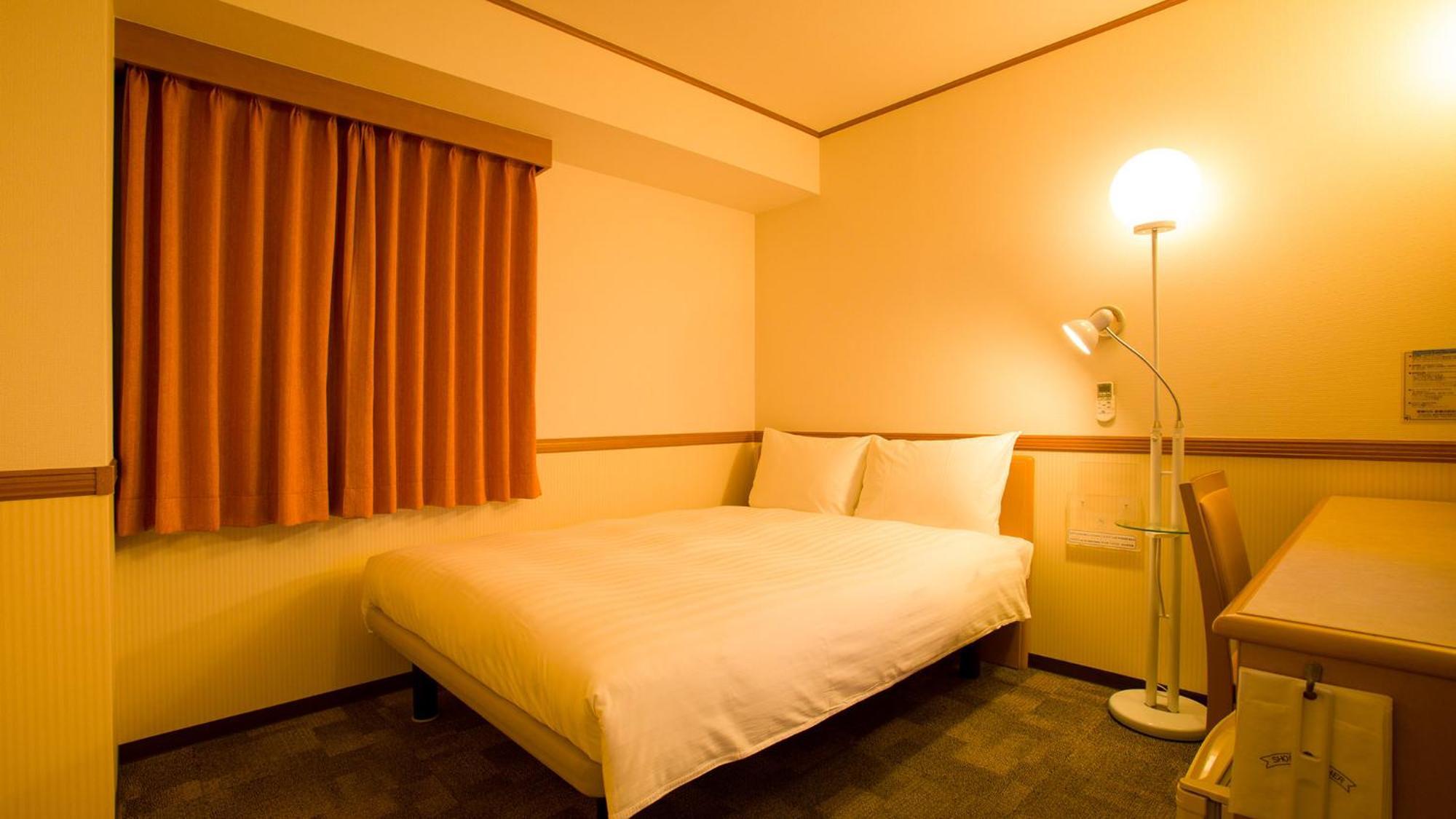 Toyoko Inn Okinawa Naha Kokusai-Dori Miebashi-Eki Pokoj fotografie