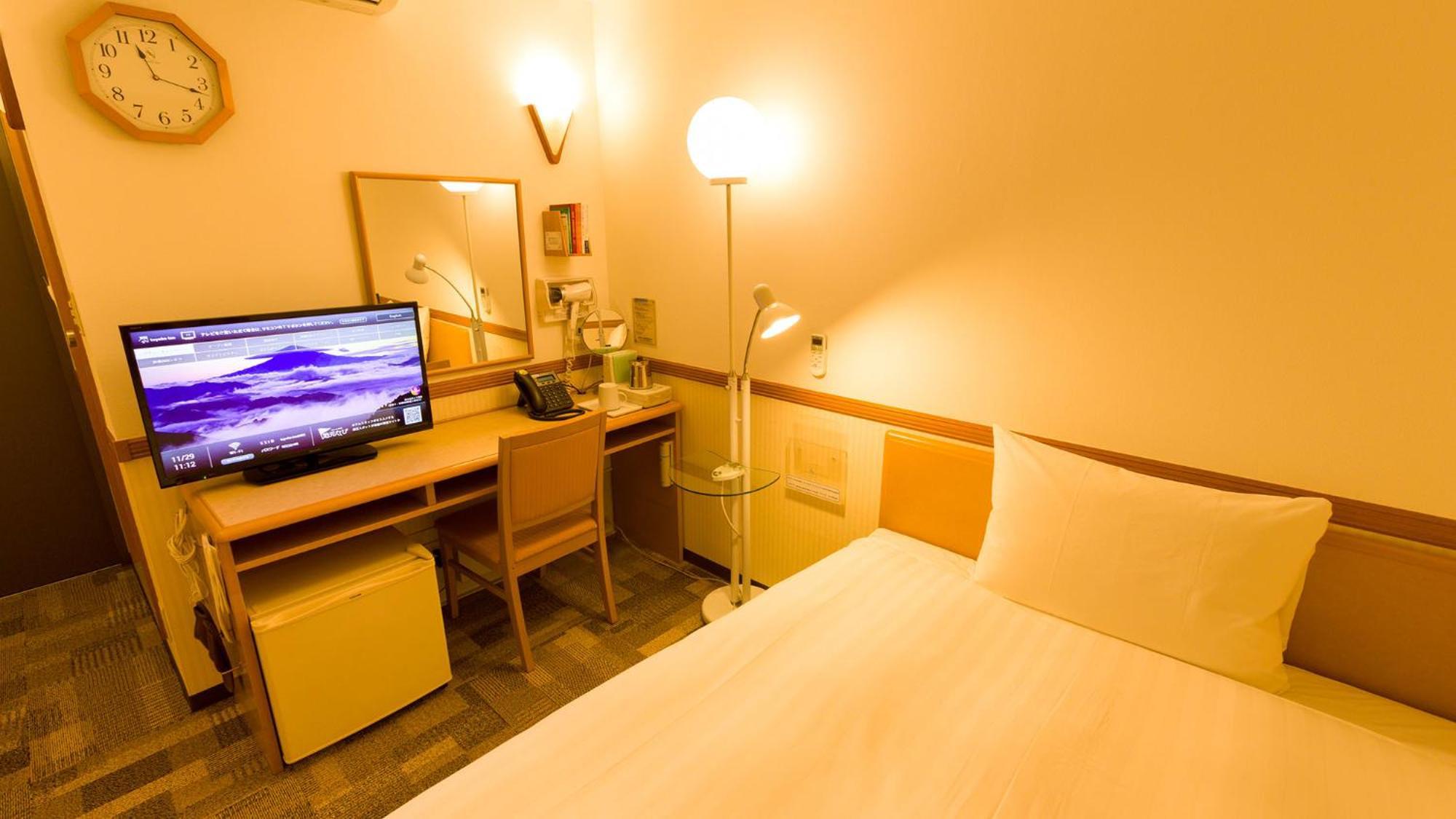 Toyoko Inn Okinawa Naha Kokusai-Dori Miebashi-Eki Pokoj fotografie