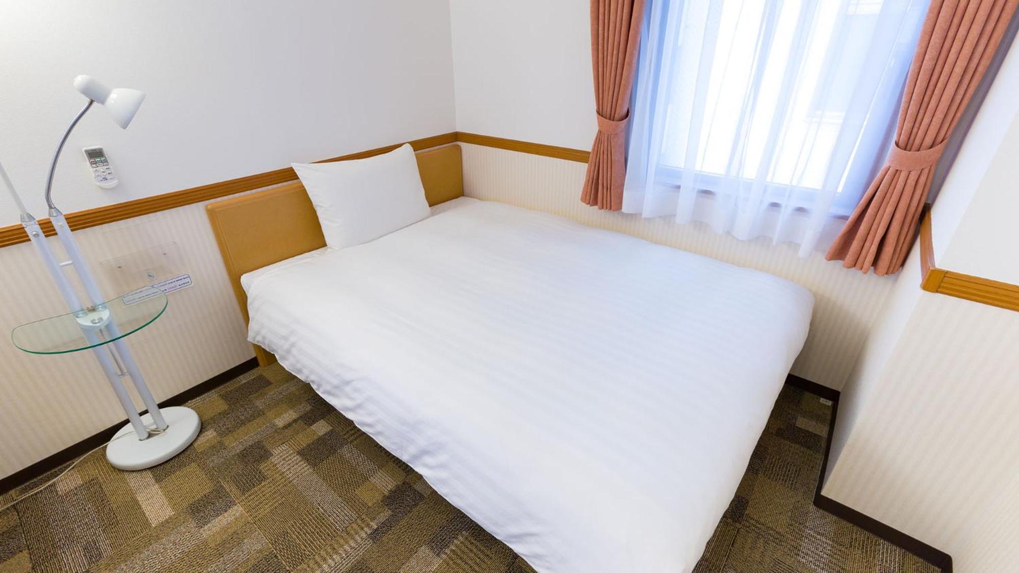Toyoko Inn Okinawa Naha Kokusai-Dori Miebashi-Eki Pokoj fotografie